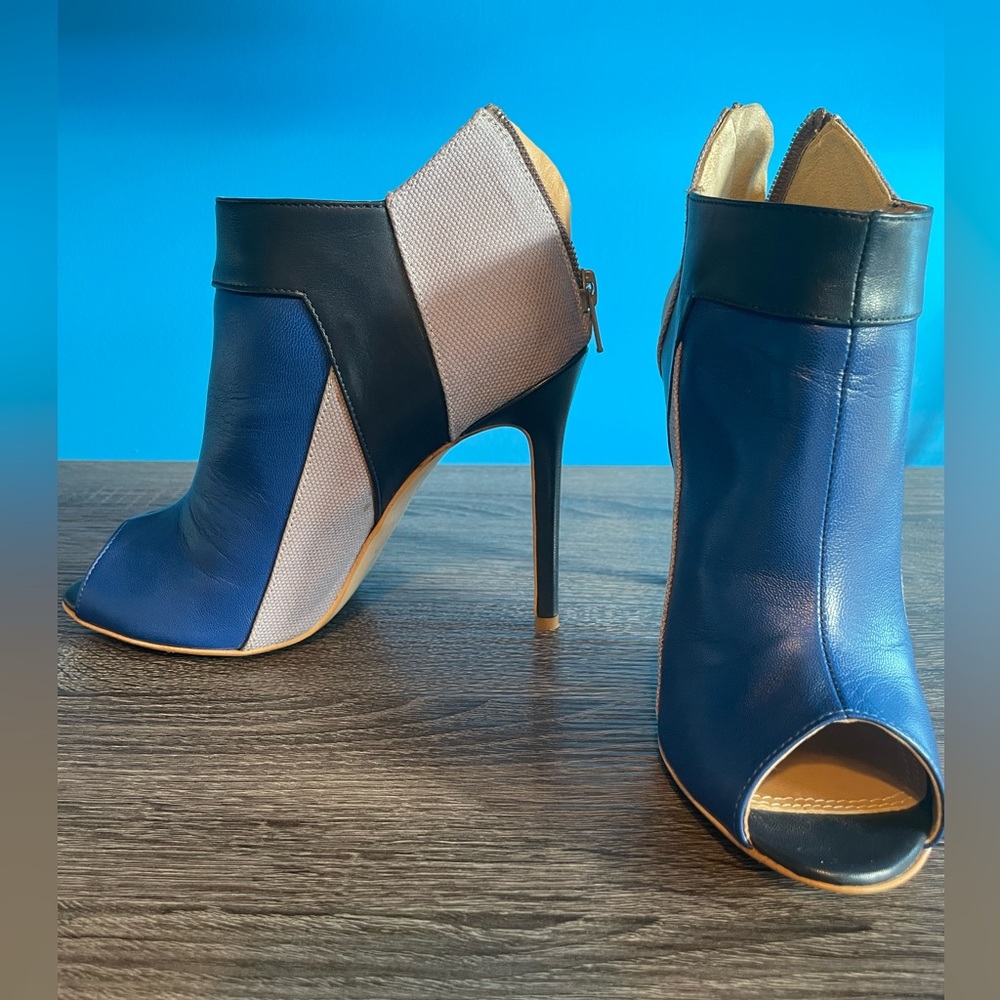 BCBG Max Azria “Nicolette” Leather Booties Size 8